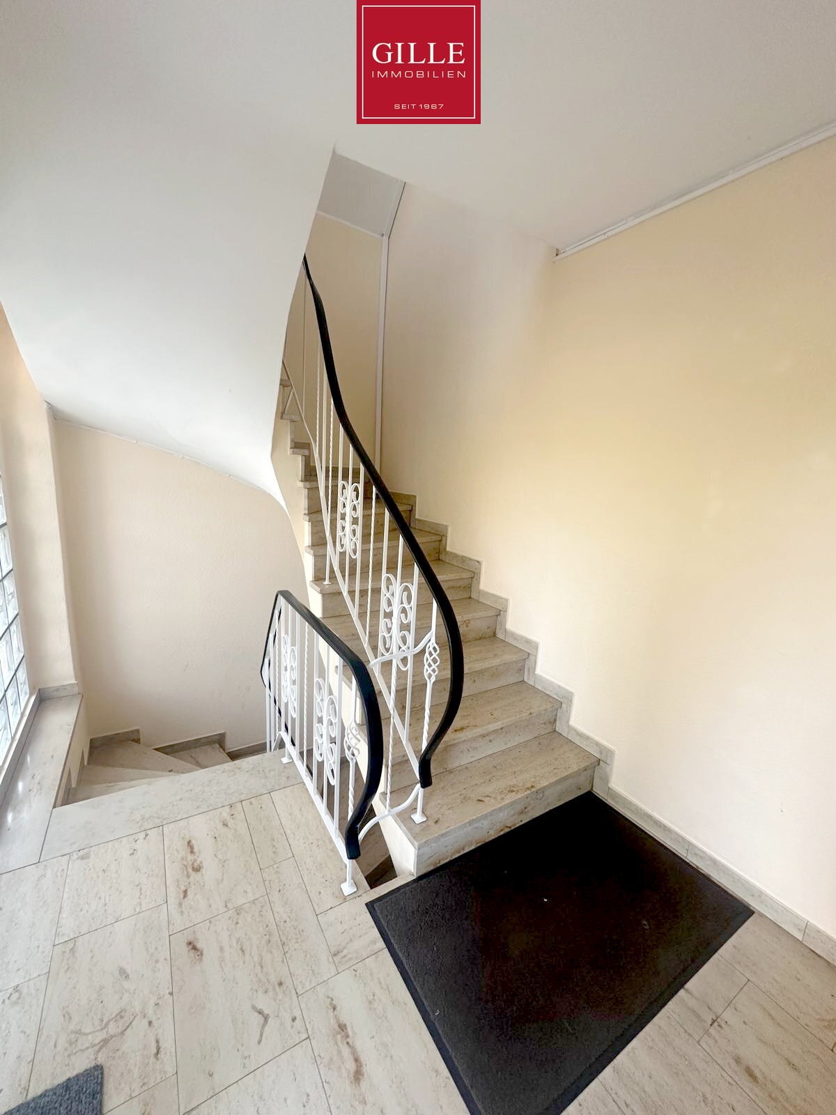 Ansicht 2 von: Neuss-Reuschenberg: Helle u. großzügige 3-Zim.-Whg mit Tageslichtbad, EBK u. Terrasse